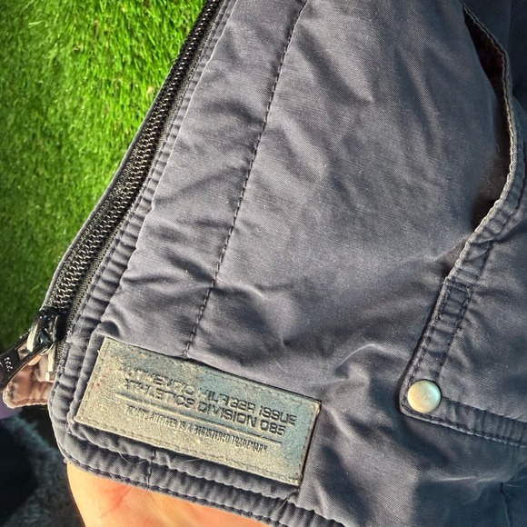 Tommy Hilfiger Athletics Vintage Navy Blue Quarter Zip Side Zip Puffer Vest M - Picture 4 of 7